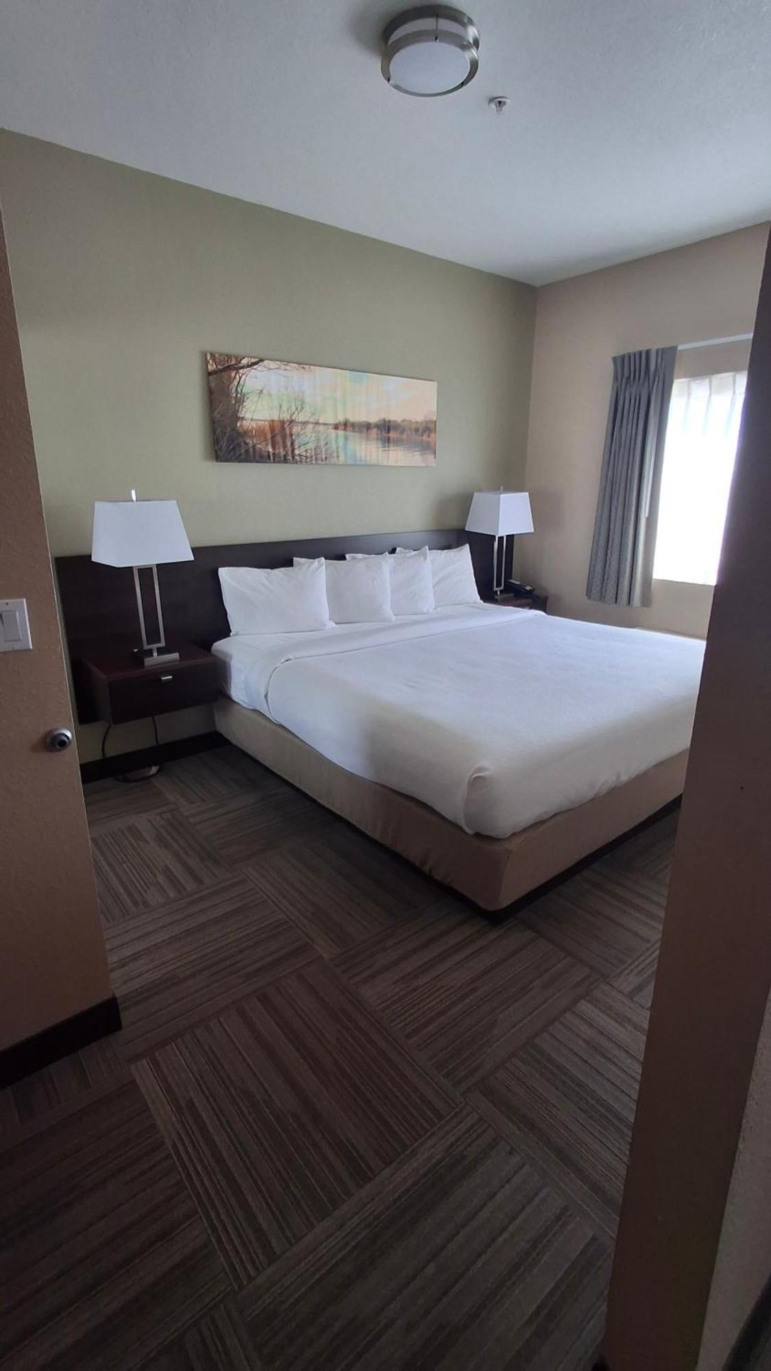 Island Hotel Lake Havasu City