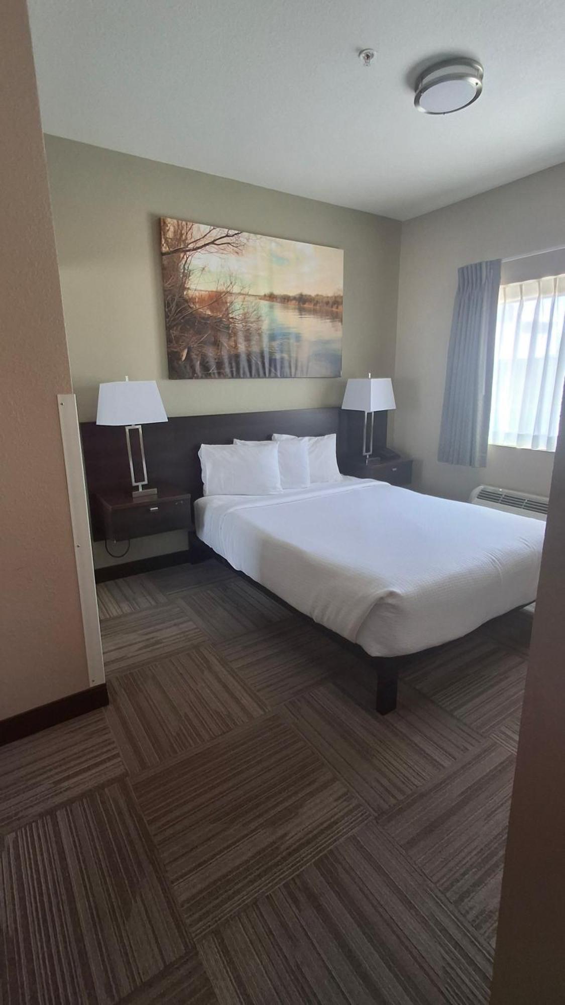Island Hotel Lake Havasu City